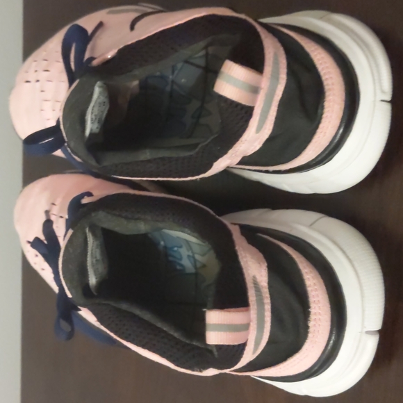 Nike Free 5.0 Running Shoes - Picture 2 of 8